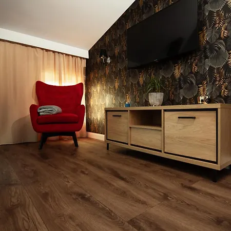Apartment Ts *