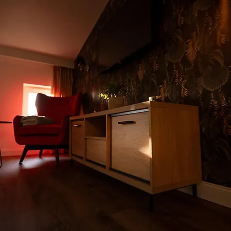 Apartment Ts *